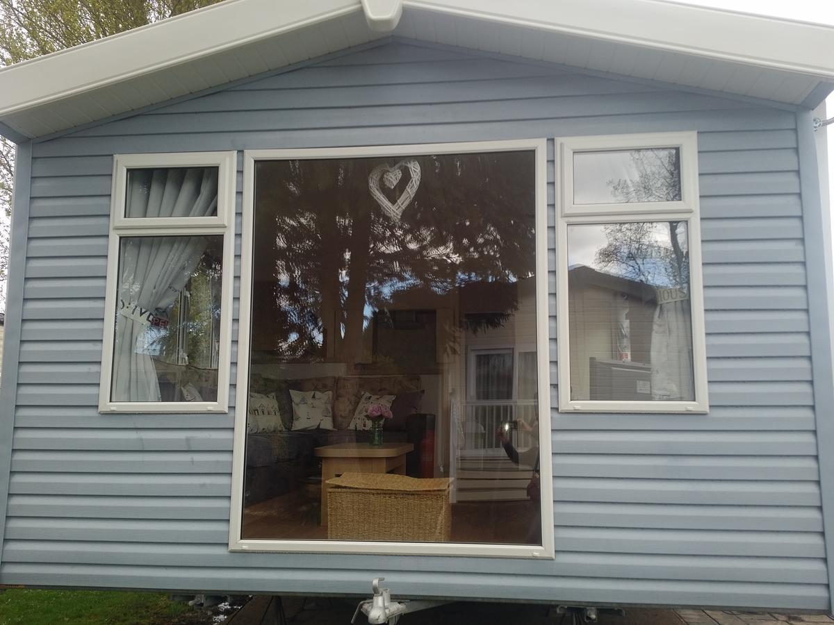 Haggerston Lola The Lodge And Betty The Van Cheswick  Exteriör bild